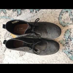 Toms Chukka boots
